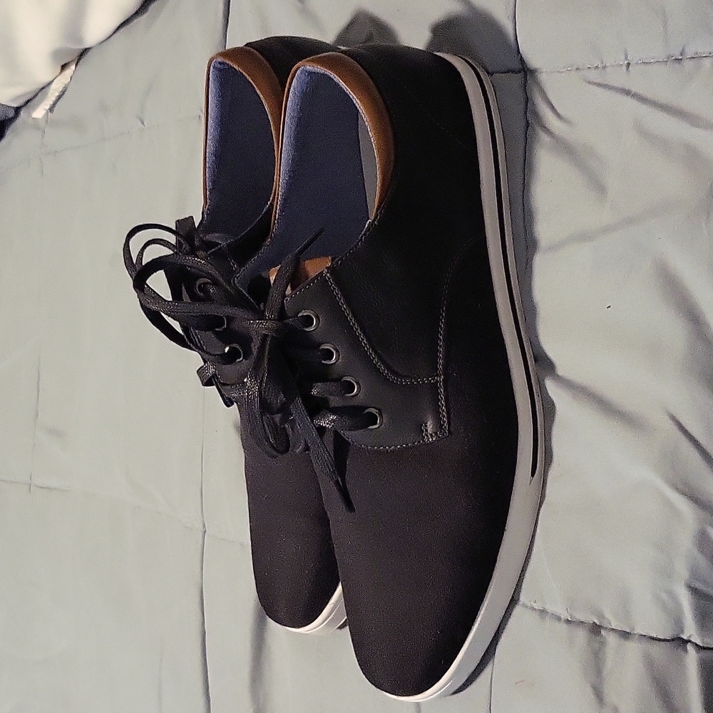 Bruno Marc Men size 11 casual shoes
